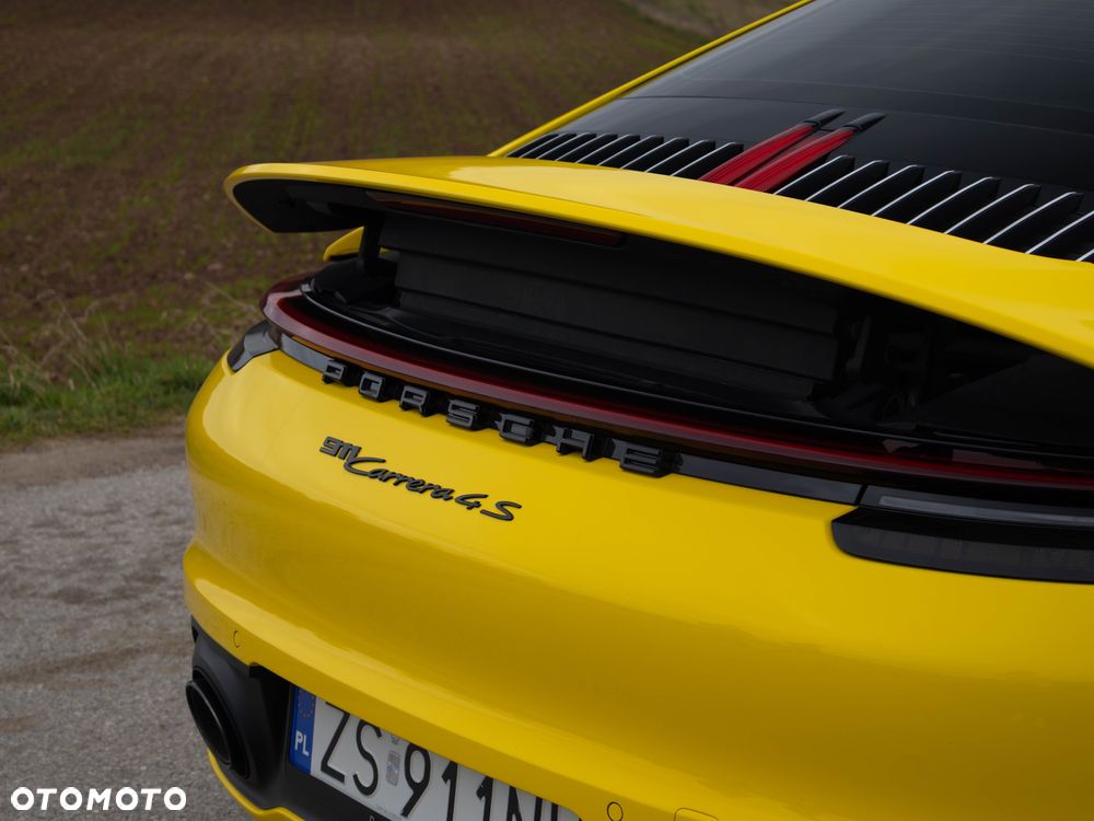 Porsche 911 Carrera 4S - 9