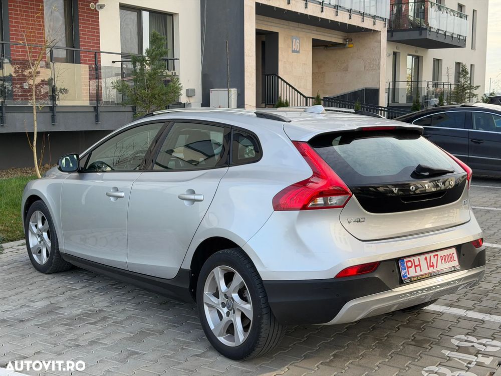 Volvo V40 Cross Country D2 Momentum - 4