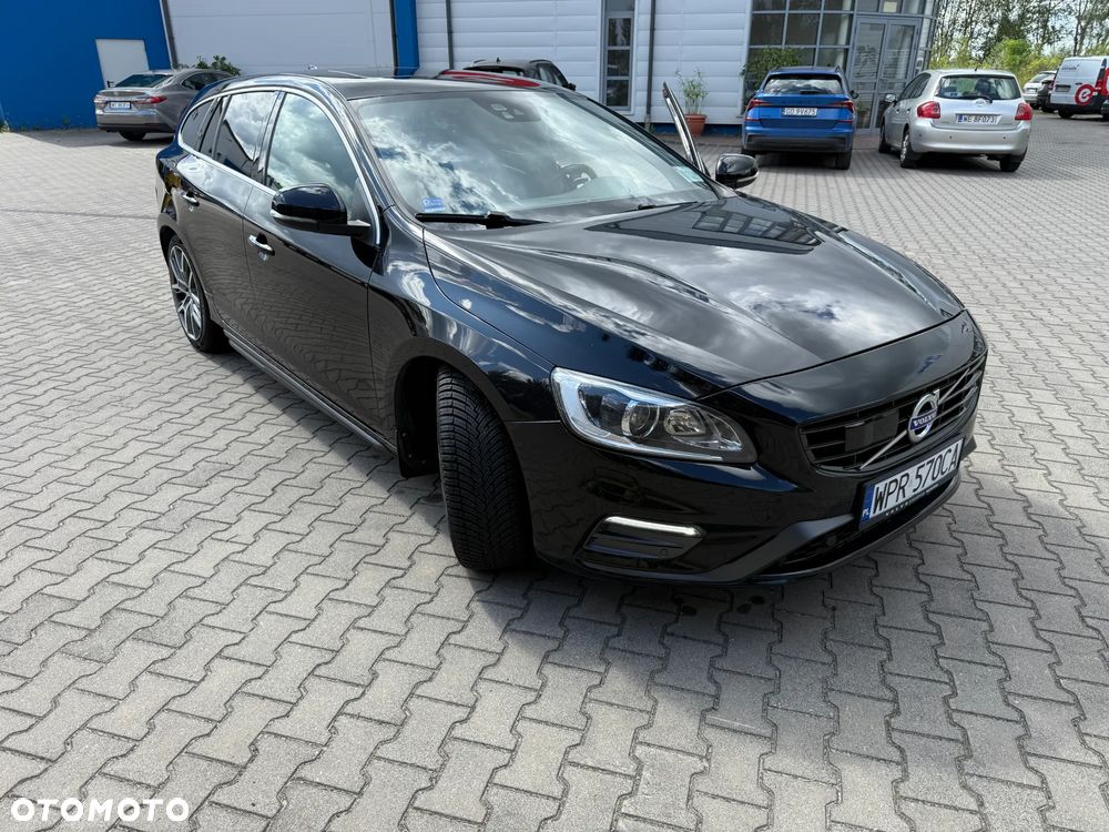 Volvo V60 T6 AWD Drive-E R-Design Momentum - 6