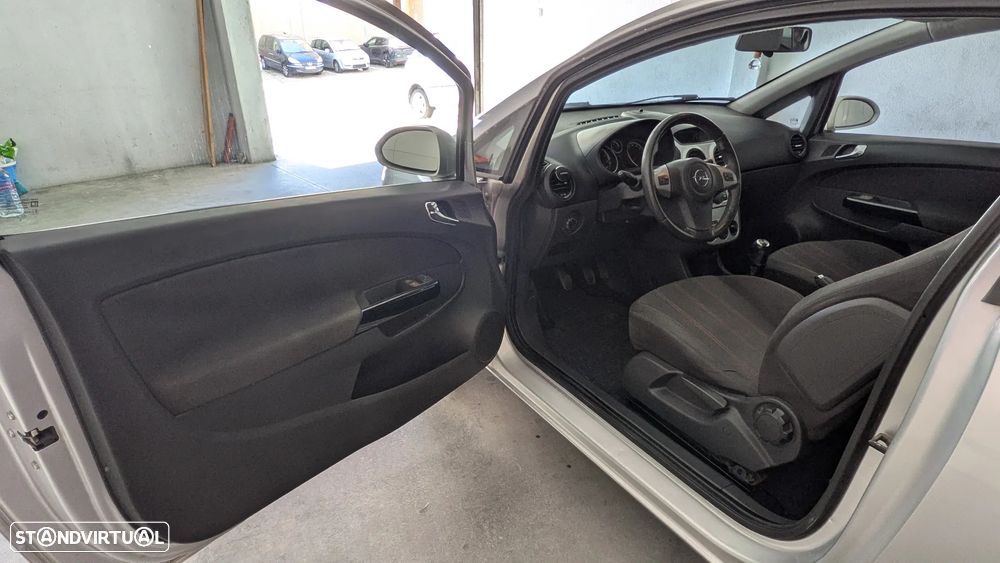 Opel Corsa 1.2 - 9
