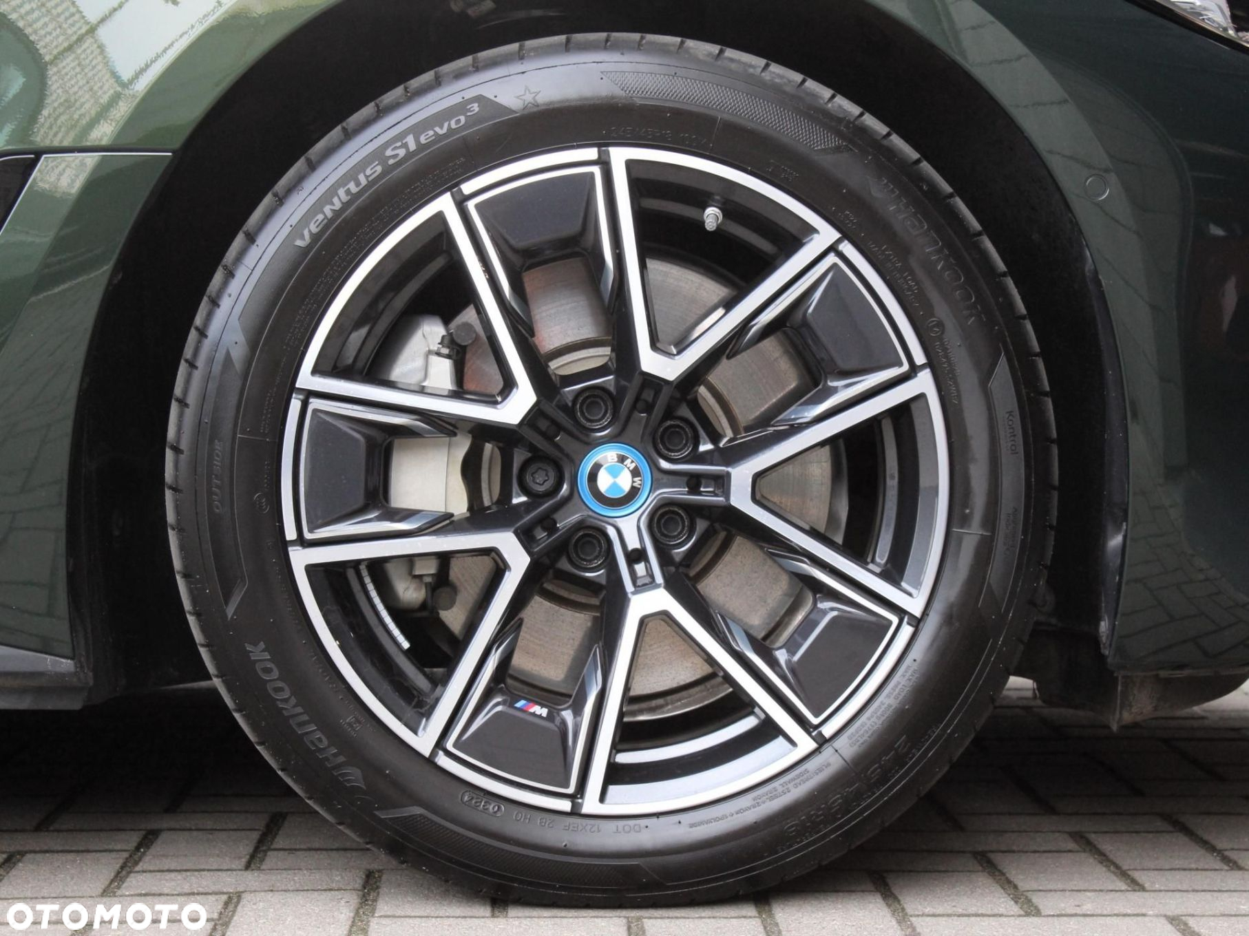 BMW i4 - 4