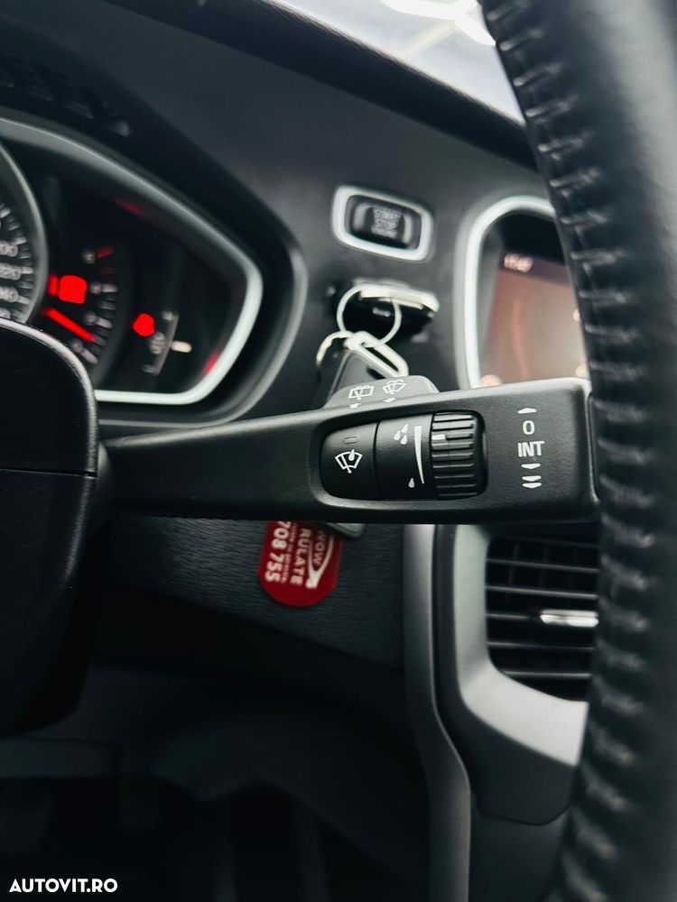 Volvo V40 D2 DRIVe Momentum - 27