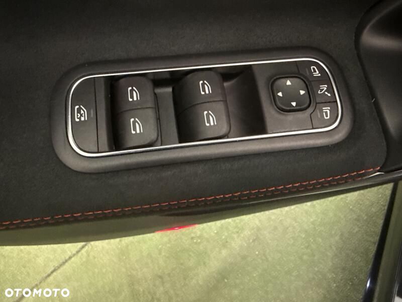 Mercedes-Benz CLA 250 4-Matic AMG Line 7G-DCT - 12