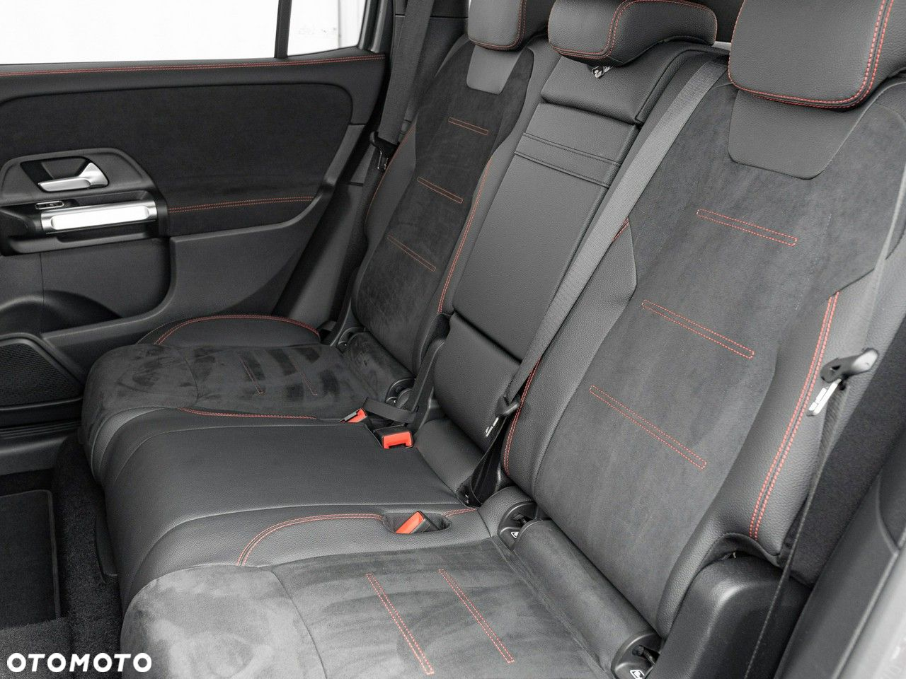 Mercedes-Benz GLB 200 d 4-Matic AMG Line 8G-DCT - 26