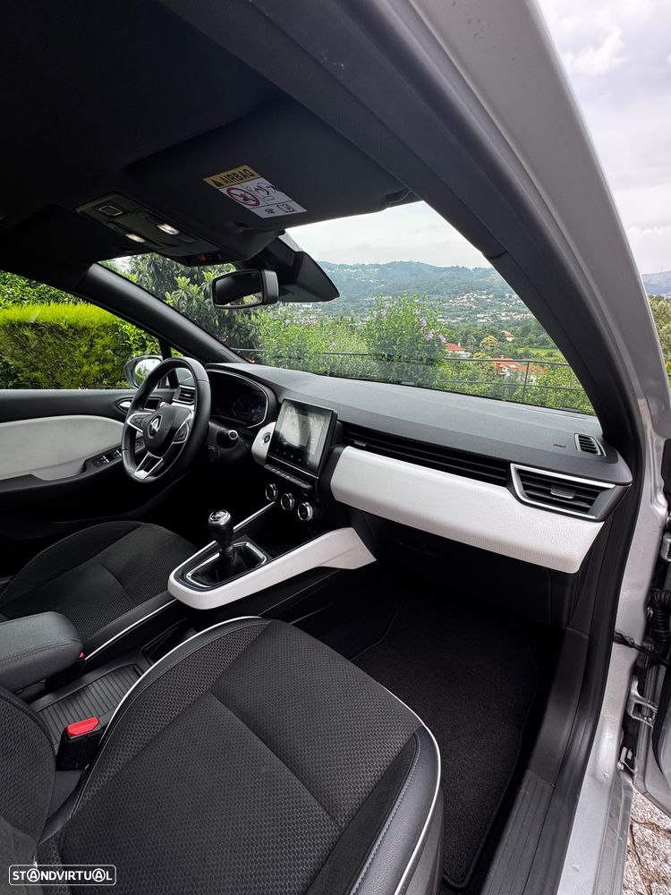 Renault Clio - 25