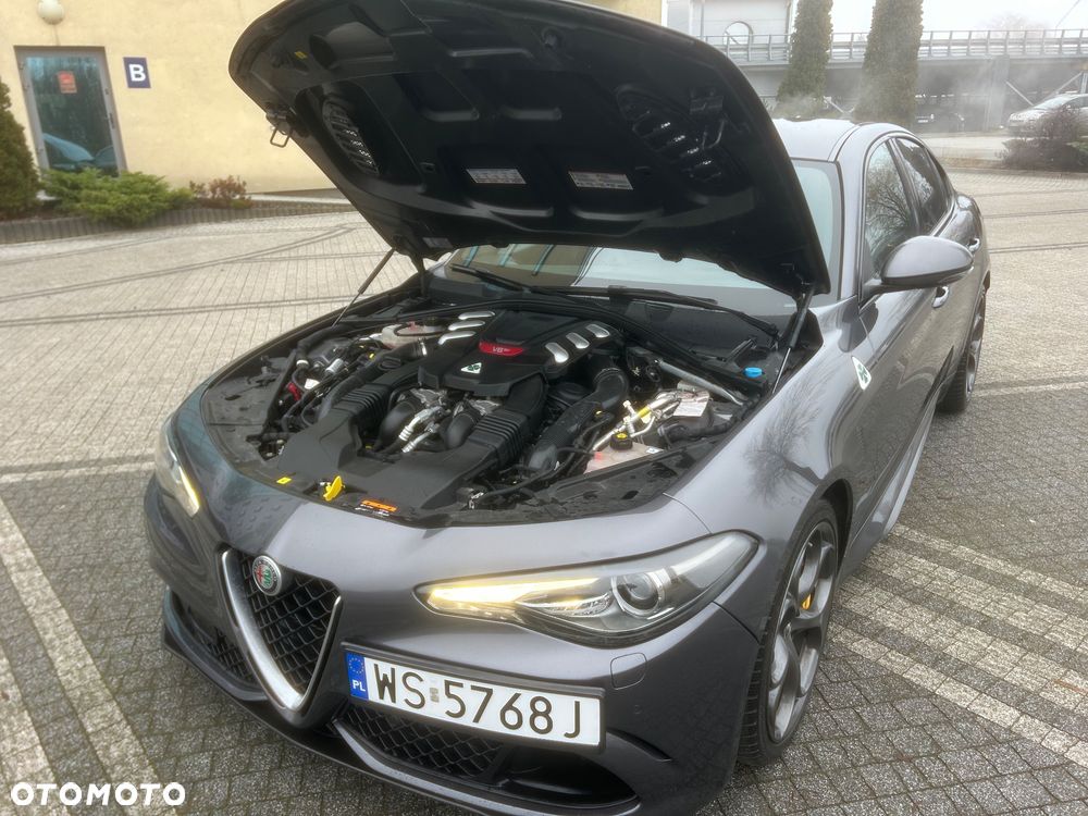 Alfa Romeo Giulia 2.9 V6 Bi-Turbo AT8 Quadrifoglio - 10