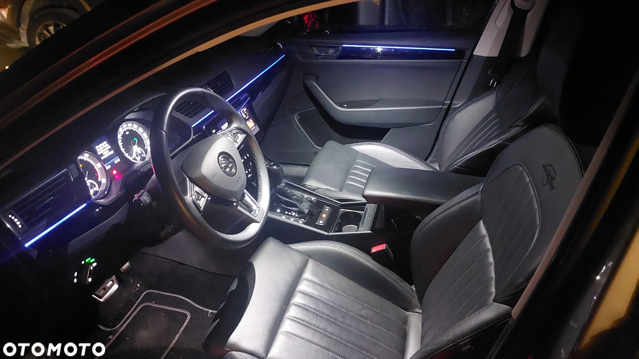 Skoda Superb 2.0 TDI SCR L&K DSG - 23