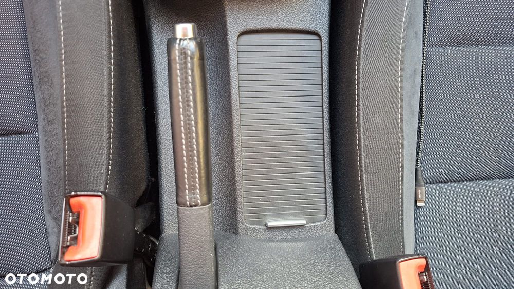 Volkswagen Golf - 14