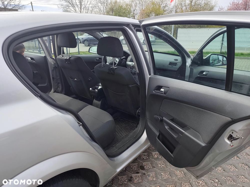 Opel Astra 1.6 - 8