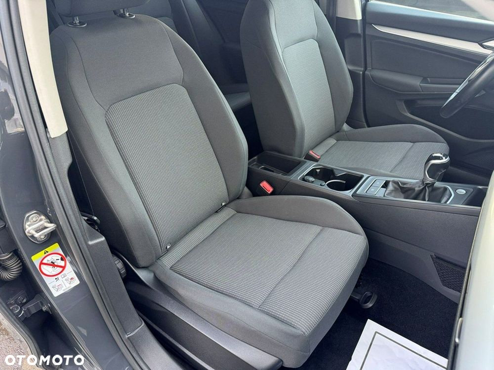 Volkswagen Golf - 8
