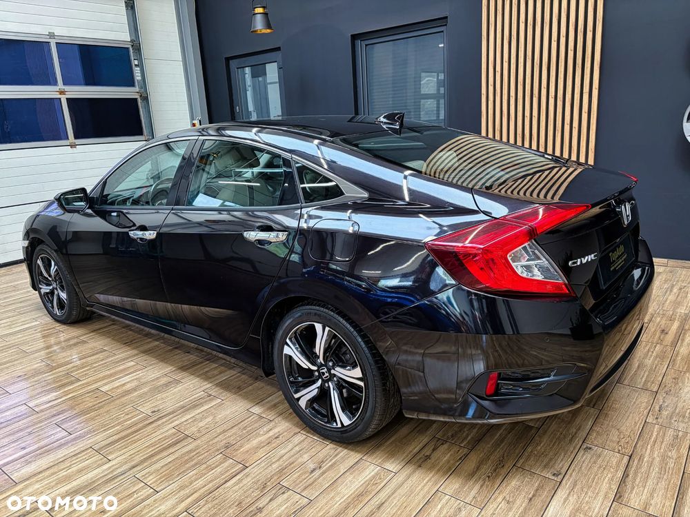 Honda Civic 1.5 i-VTEC Turbo CVT Executive - 11