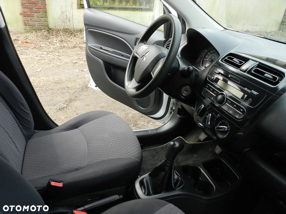 Mitsubishi Space Star - 11