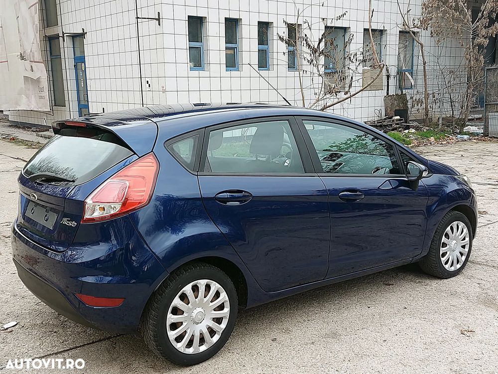 Ford Fiesta 1.5 TDCi DPF Titanium - 11
