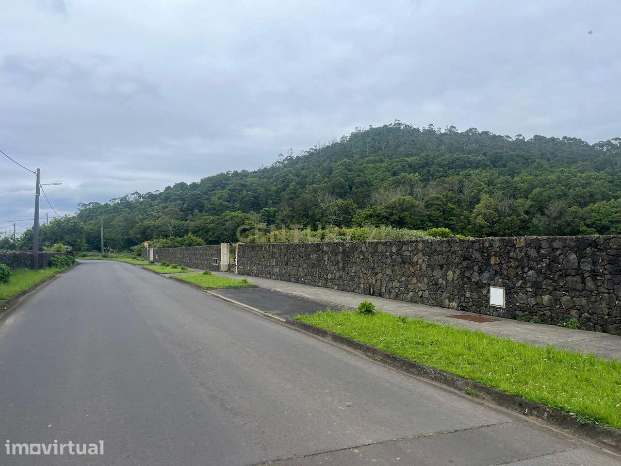 Terreno Urbano em Pico da Pedra, Ribeira Grande de 2,000 m2 - Grande imagem: 4/5