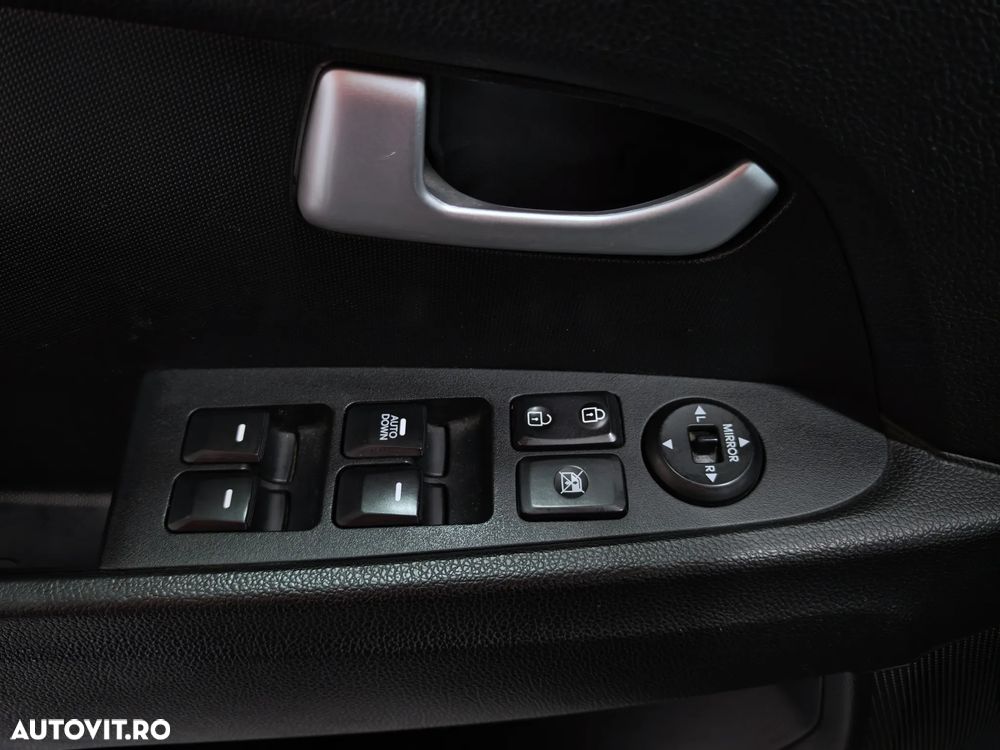 Kia Sportage 1.7 CRDI 2WD ISG Attract - 21