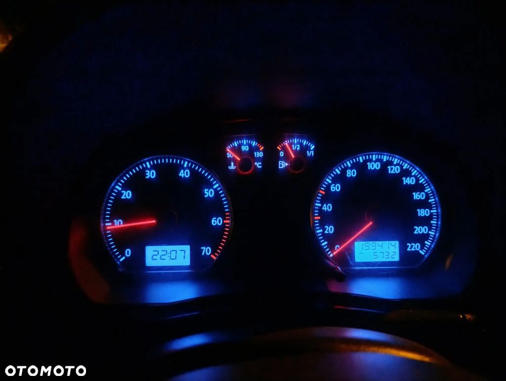 Volkswagen Polo 1.4 16V Comfortline - 10