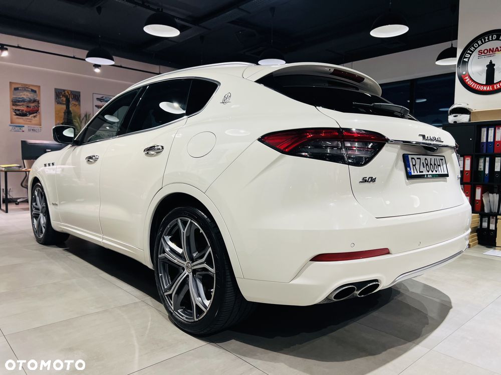 Maserati Levante S Granlusso - 3
