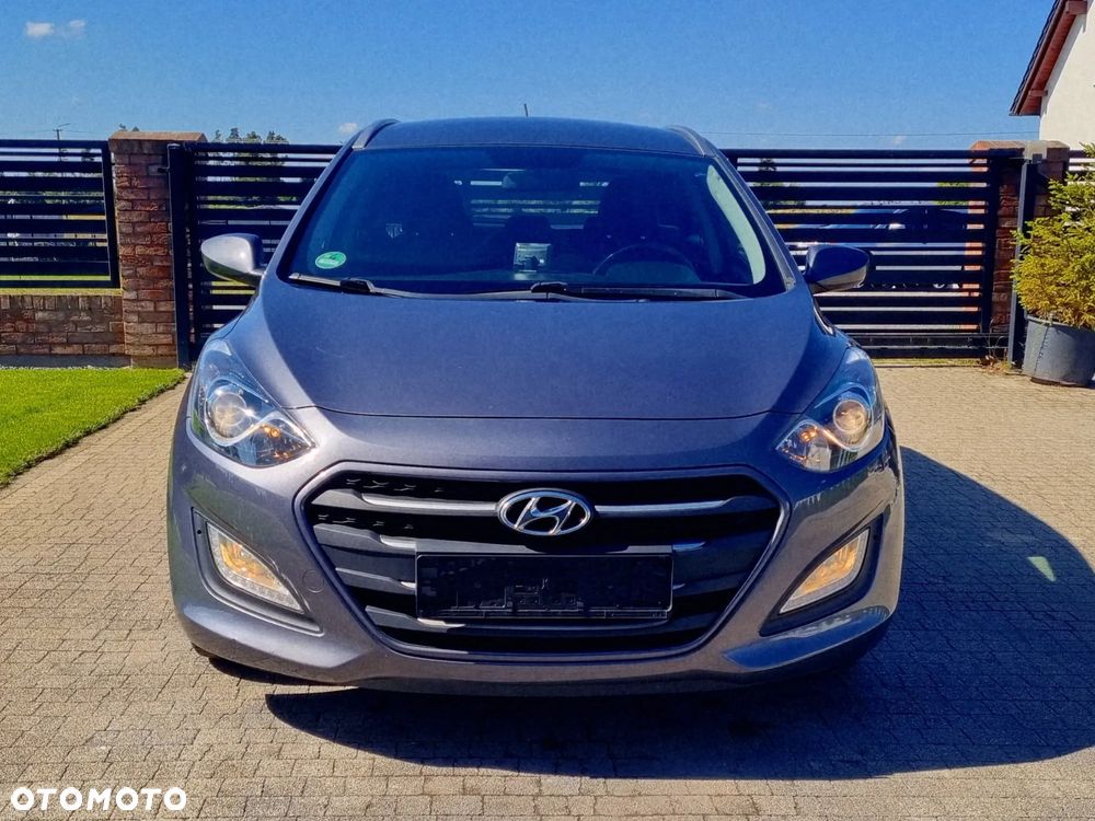 Hyundai i30 blue Kombi 1.4 Passion - 2