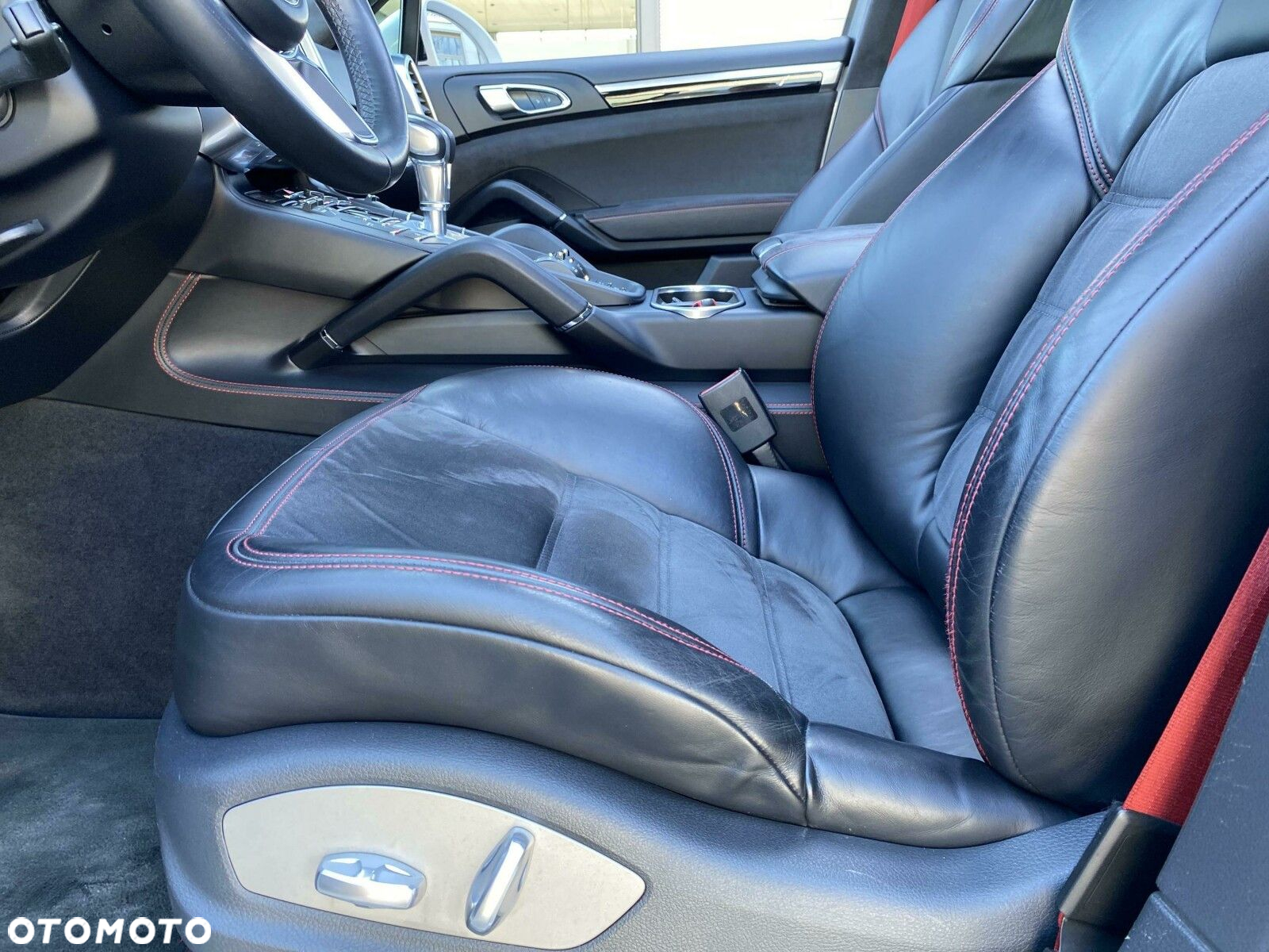 Porsche Cayenne GTS - 26