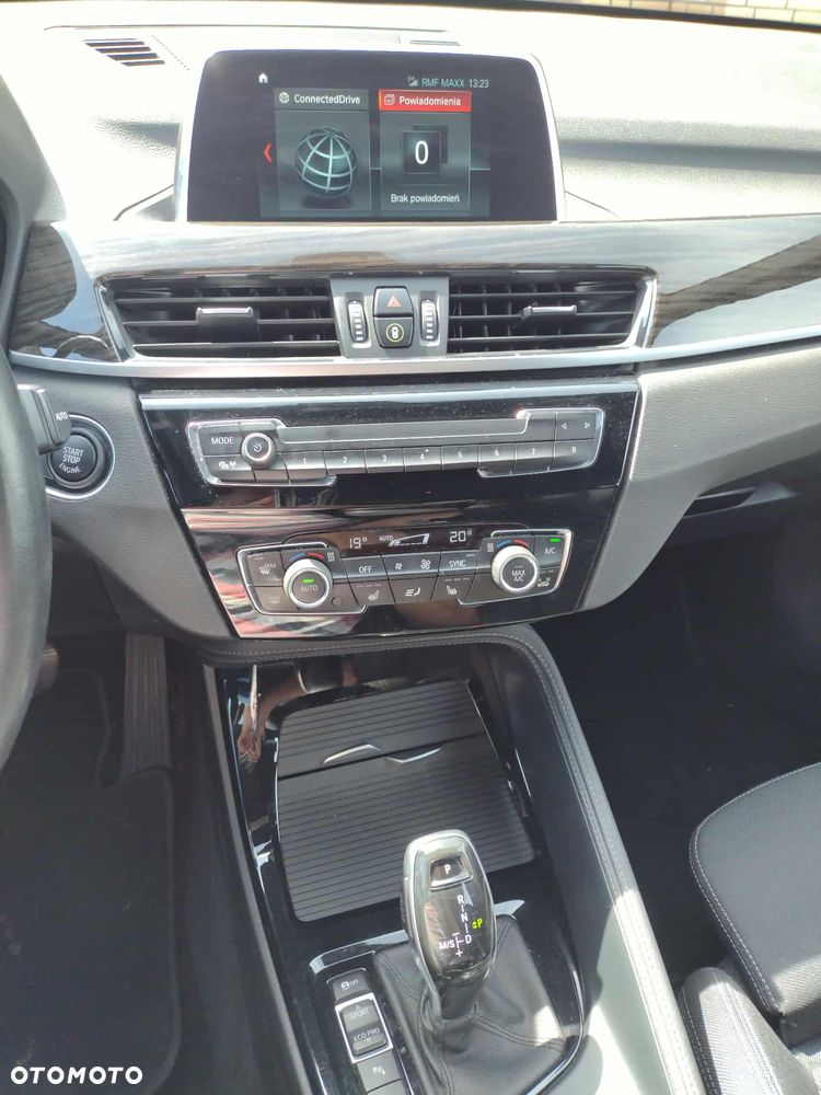 BMW X1 xDrive20d Sport Line - 11