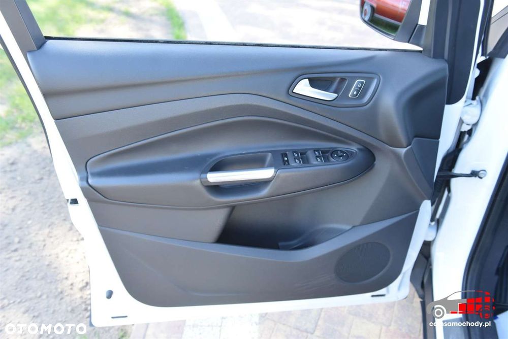 Ford Kuga 1.5 EcoBoost 2x4 Titanium - 12