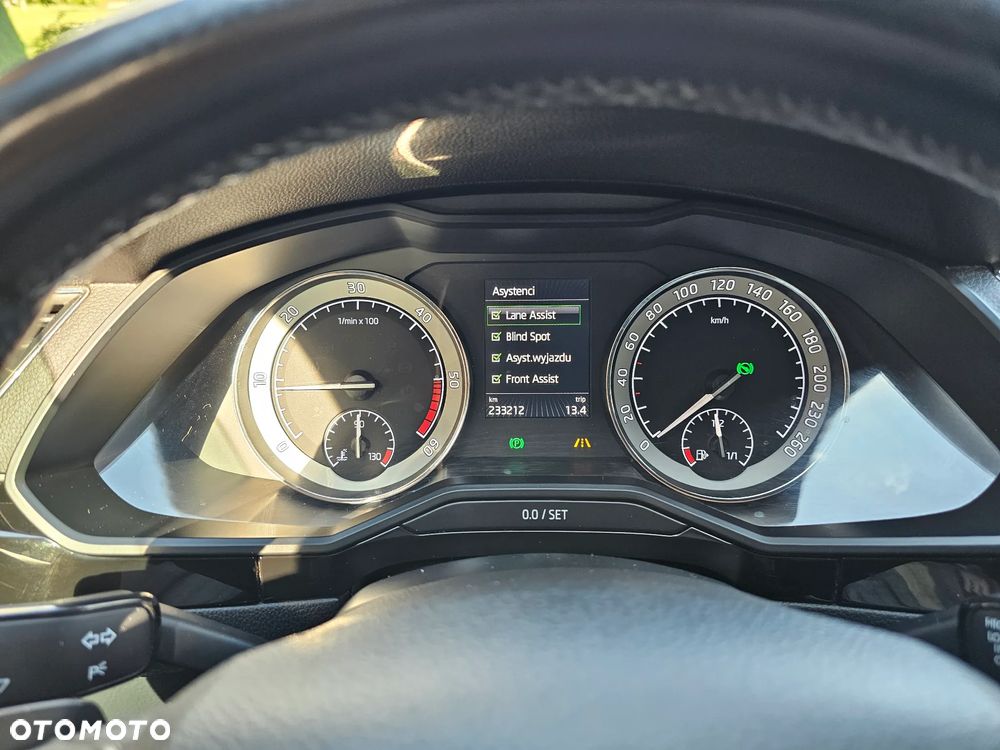 Skoda Superb 2.0 TDI 4x4 L&K DSG - 18