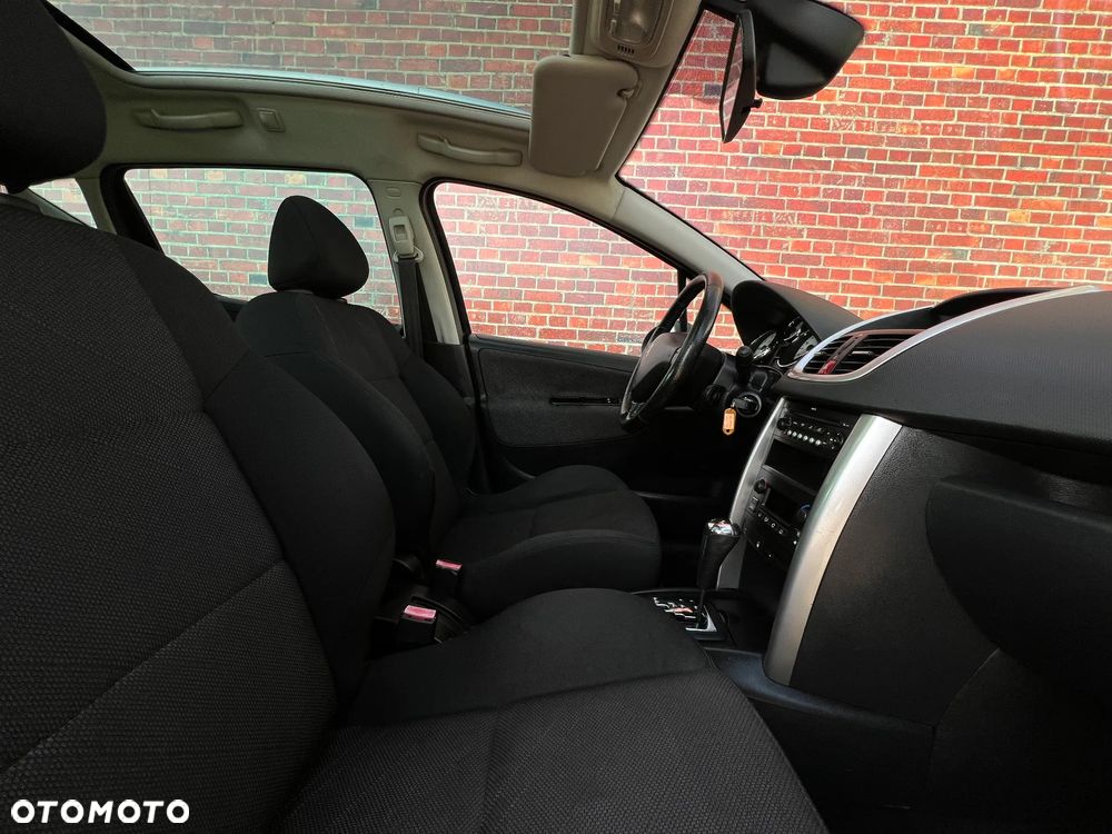 Peugeot 207 - 14