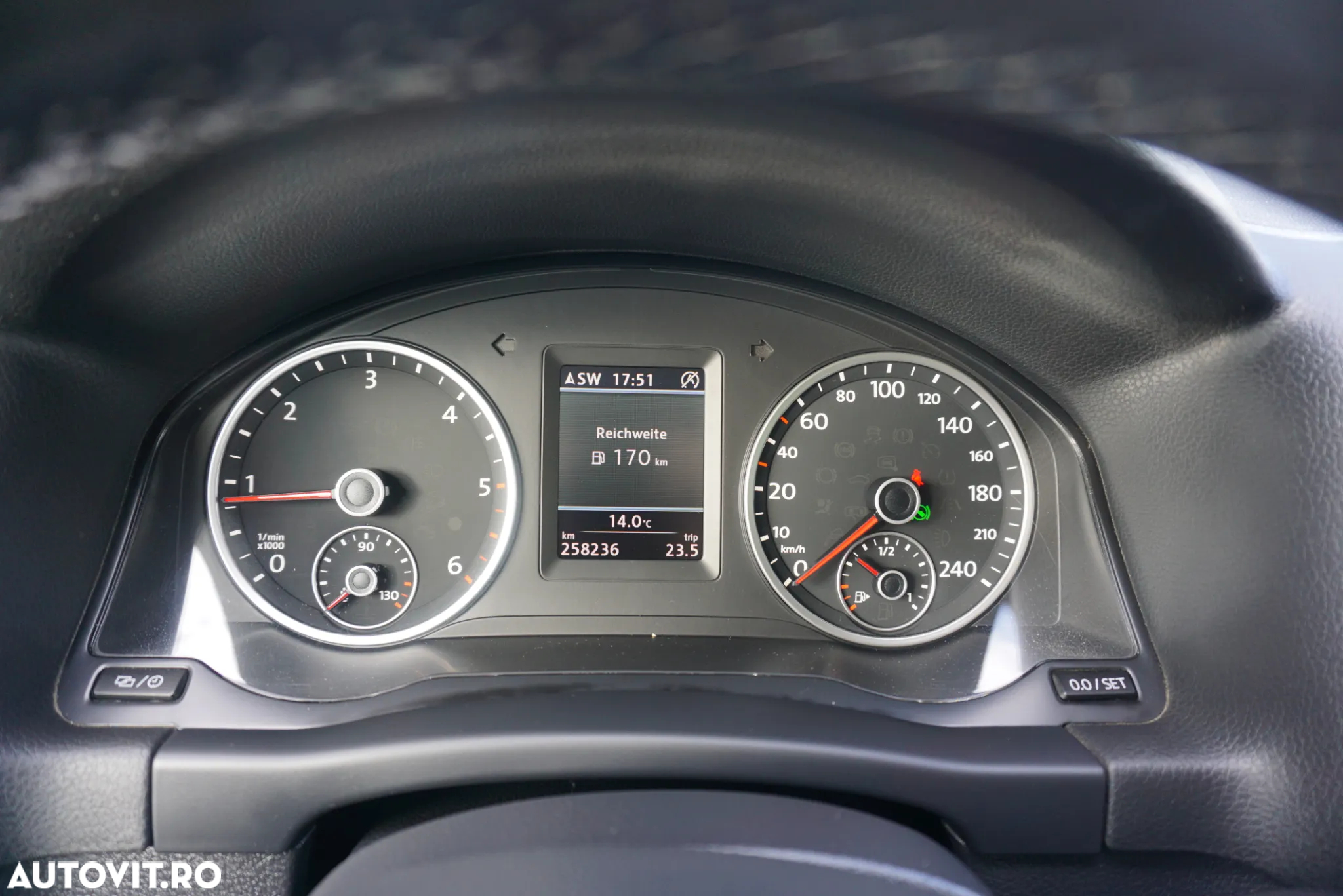 Volkswagen Tiguan 2.0 TDI DPF 4Motion BlueMotion Technology DSG Exclusive - 19