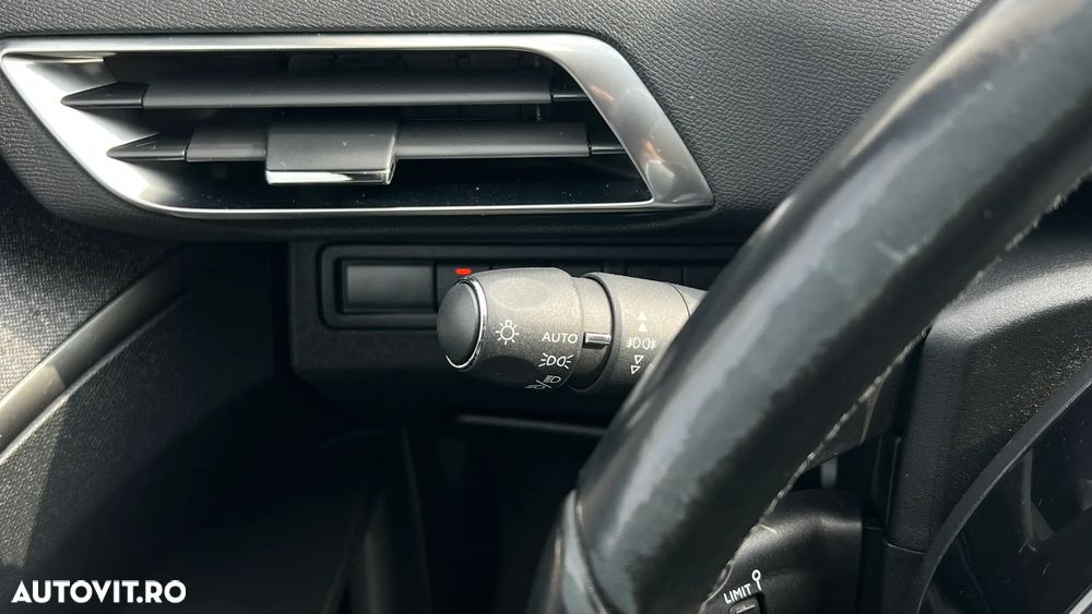 Peugeot 3008 225 e-EAT8 Allure - 20