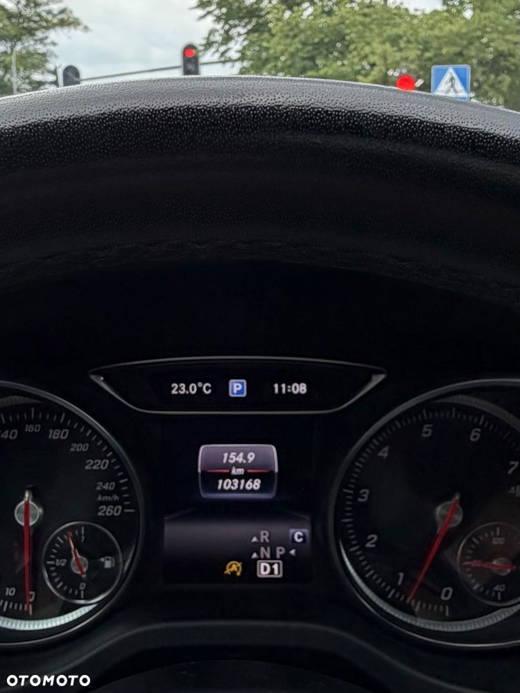 Mercedes-Benz GLA 200 7G-DCT AMG Line - 20