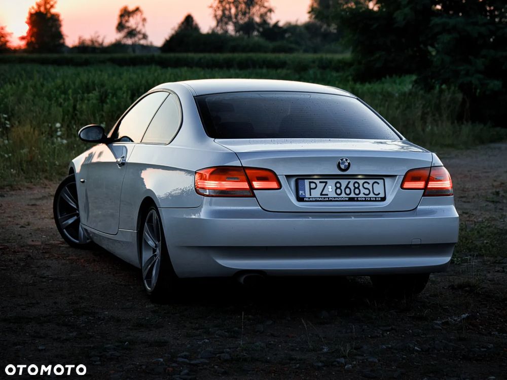 BMW Seria 3 320i - 12