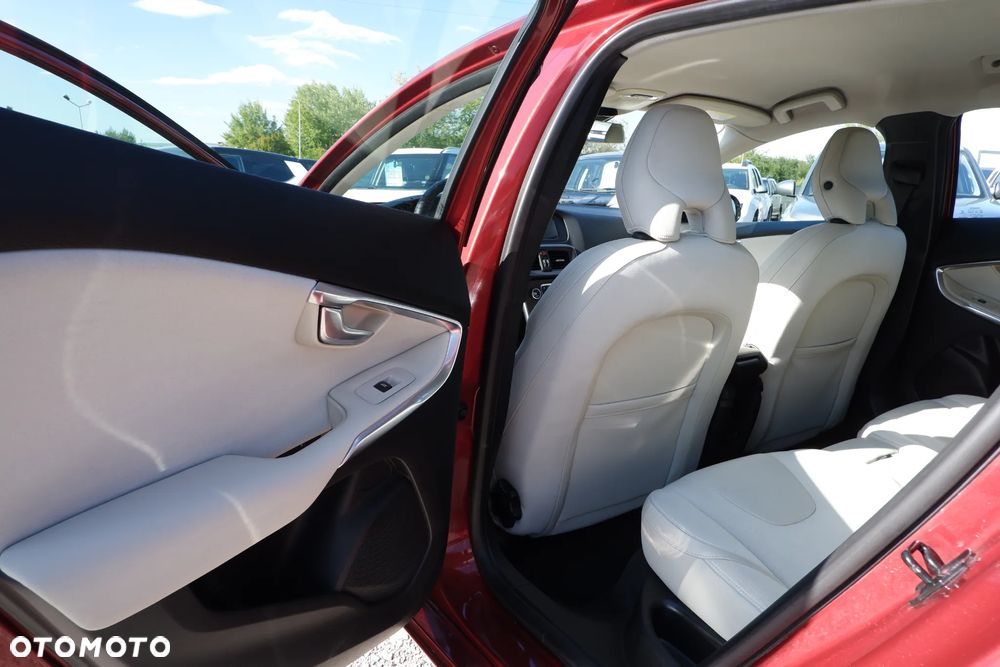 Volvo V40 D2 Momentum - 30