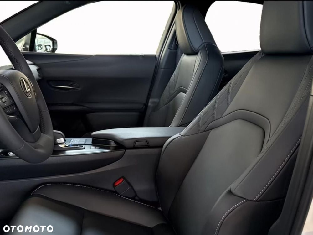 Lexus UX - 10