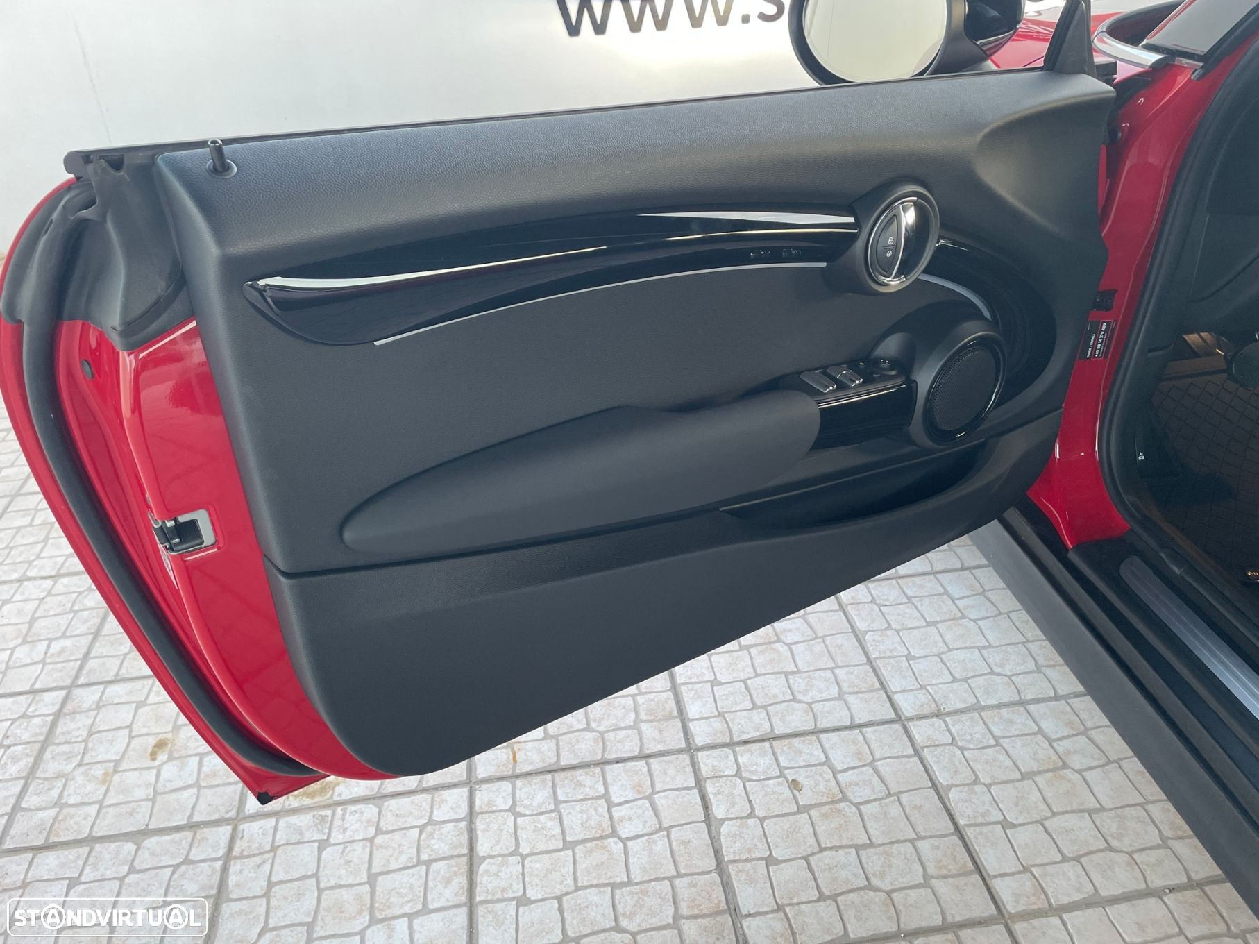 MINI Cabrio Cooper Auto - 23
