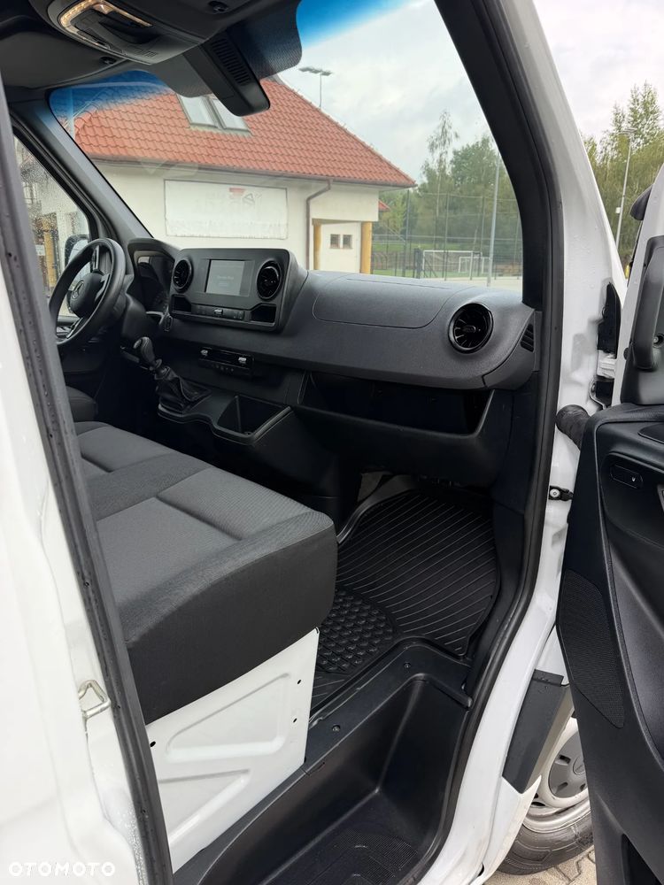 Mercedes-Benz Sprinter - 18