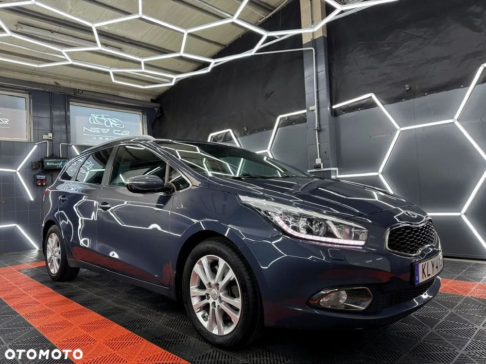 Kia Ceed 1.6 CRDi 128 Platinum Edition - 10