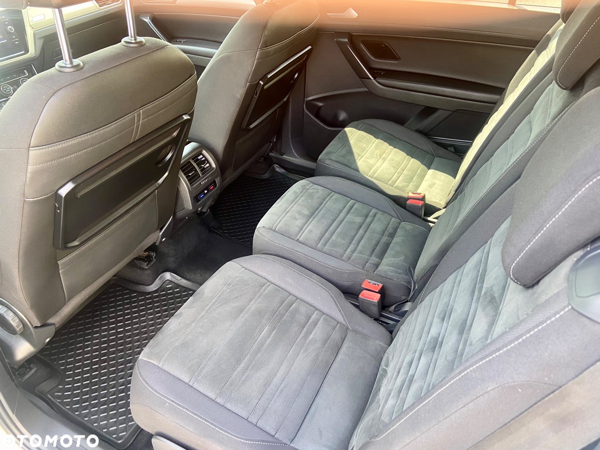 Volkswagen Touran 2.0 TDI SCR DSG Highline - 28