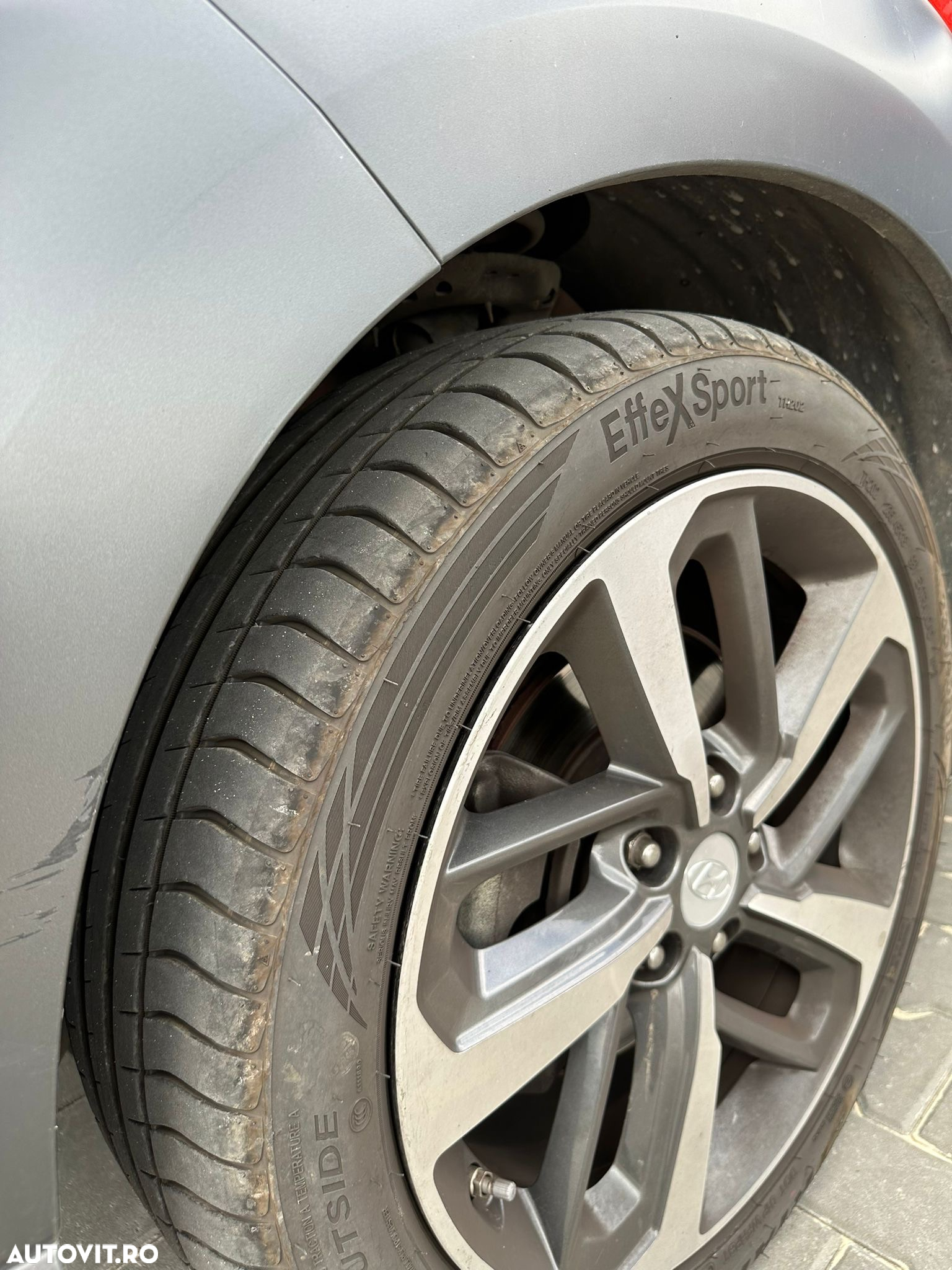 Hyundai KONA - 8