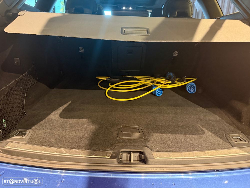 Volvo XC 60 2.0 T8 PHEV R-Design AWD - 39