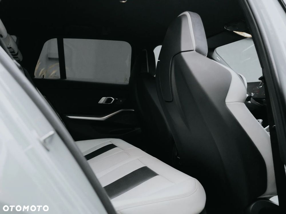BMW M3 Competition xDrive sport - 19