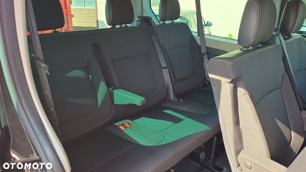 Renault Trafic 2.0 dCi - 17