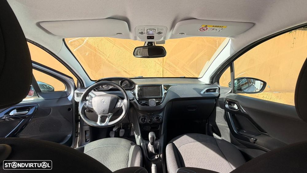 Peugeot 208 1.2 PureTech Signature - 5