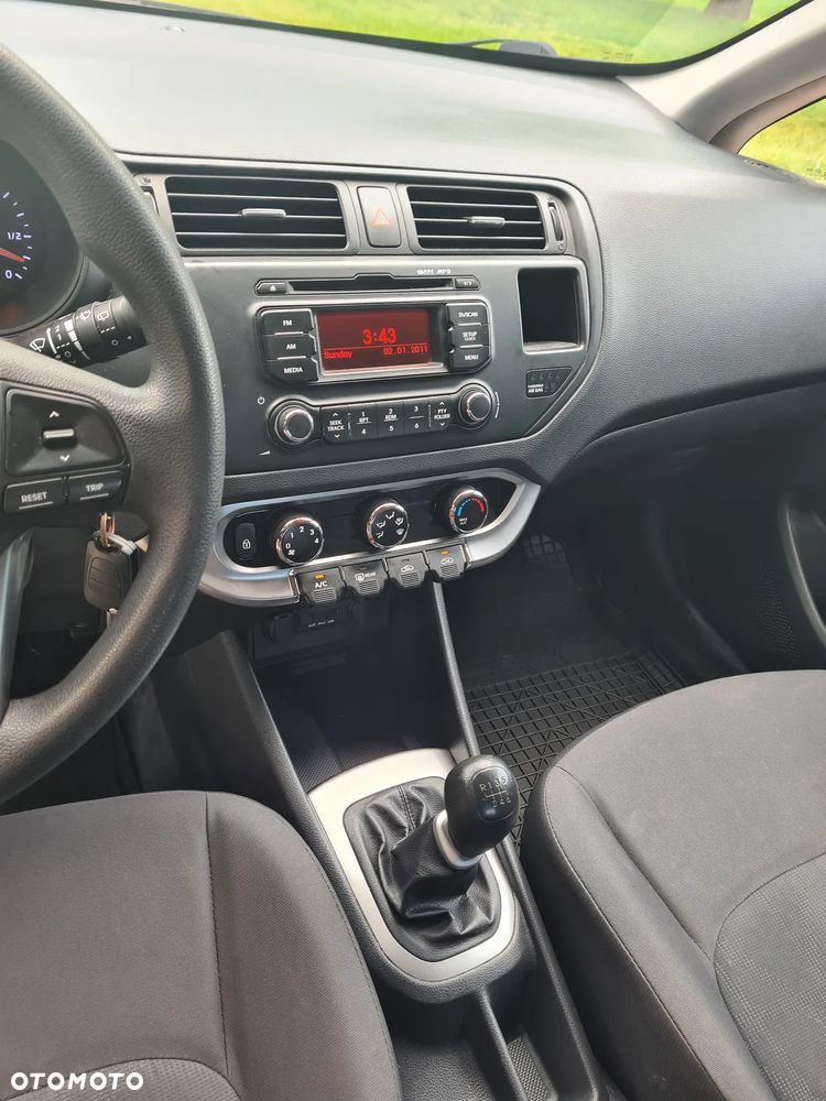 Kia Rio - 5