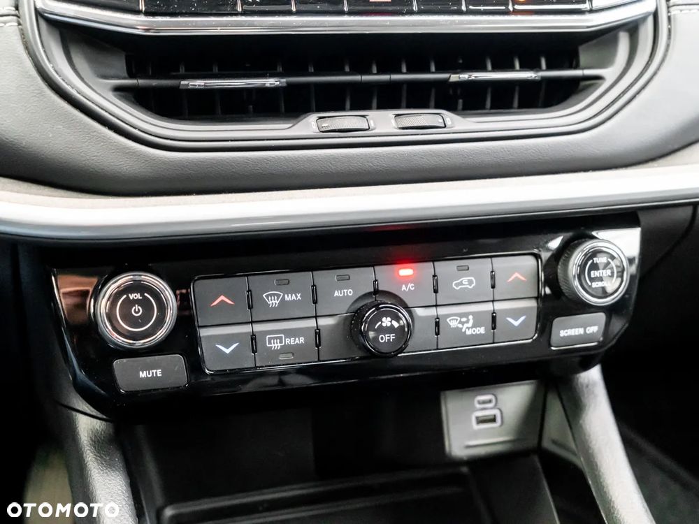 Jeep Compass 1.6 MultiJet Limited - 19