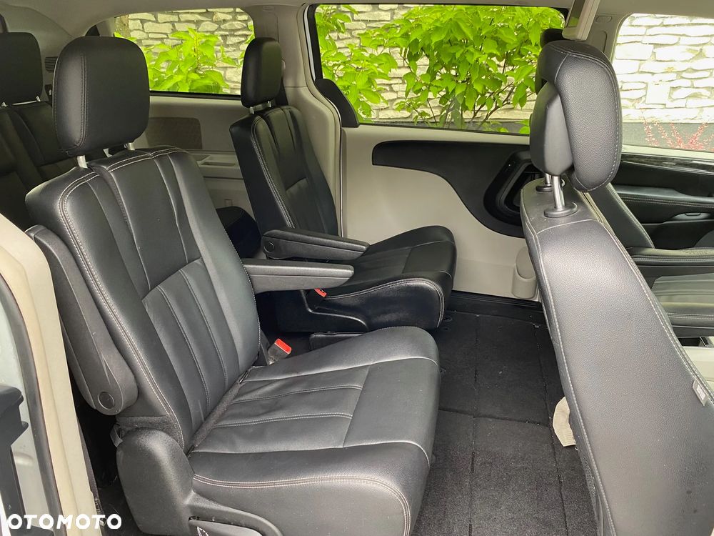 Chrysler Town & Country 3.6 Touring - 15