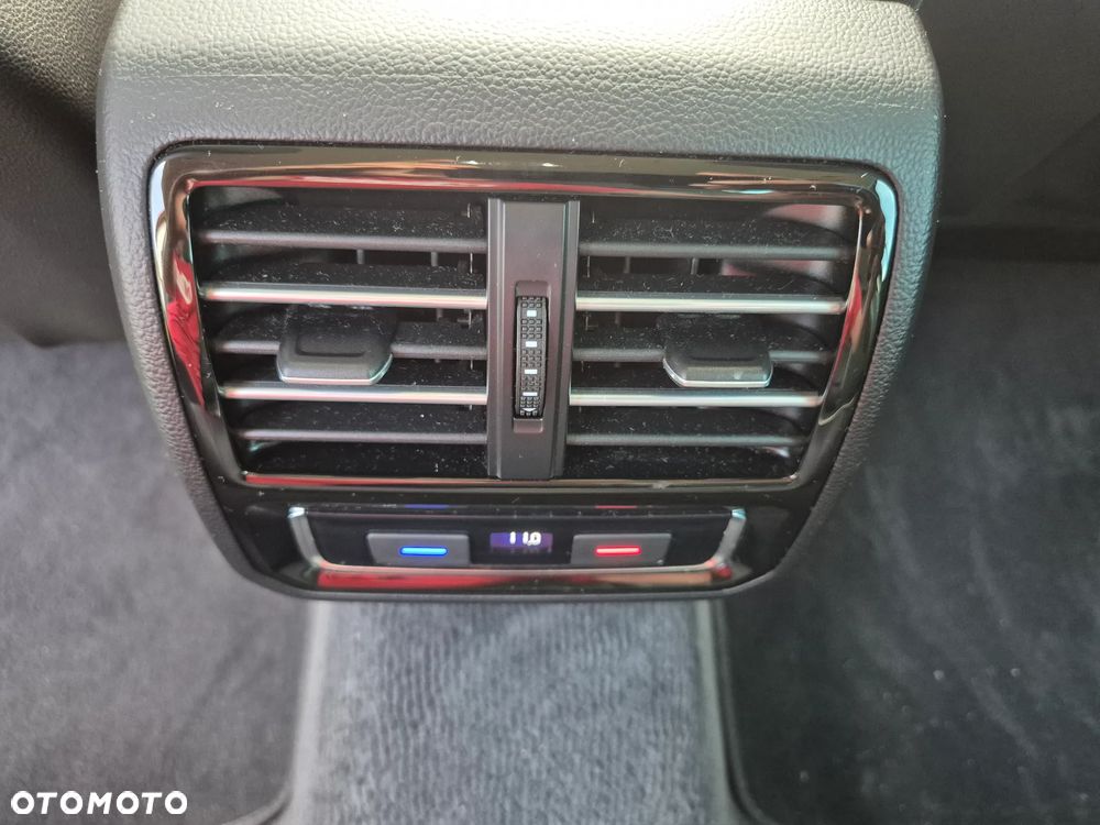 Volkswagen Passat 2.0 TDI BMT 4Mot Highline DSG - 15