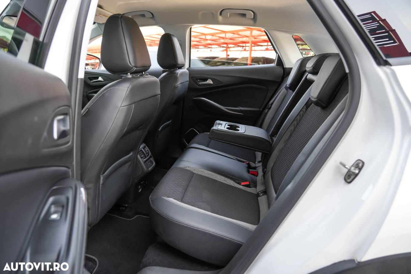 Opel Grandland X - 12