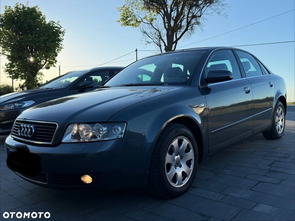 Audi A4 Limousine - 3