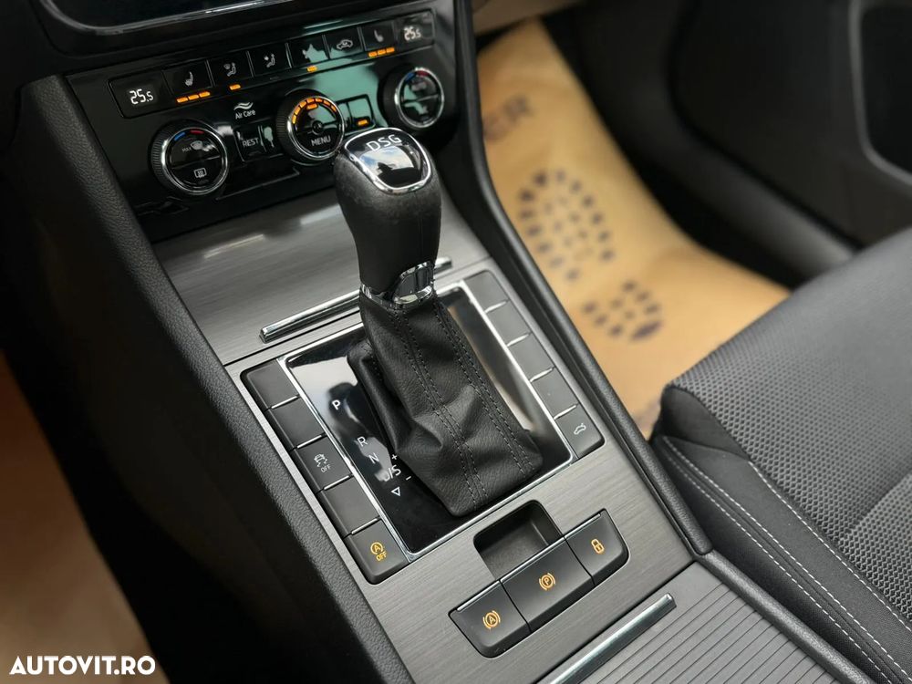 Skoda Superb Combi 2.0 TDI DSG Premium Edition - 22