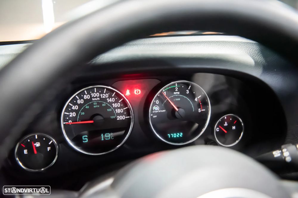 Jeep Wrangler Unlimited 2.8 CRD MTX Sahara Urban Edition - 28